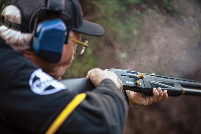 Jerry Miculek shooting his namesake 940 Pro